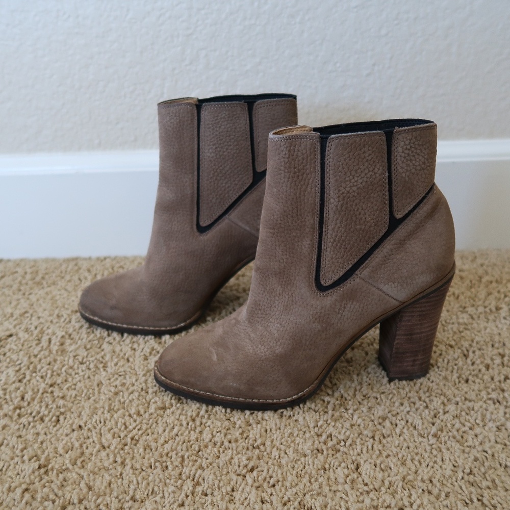 Lucky Brand Maldeev Ankle Booties Taupe